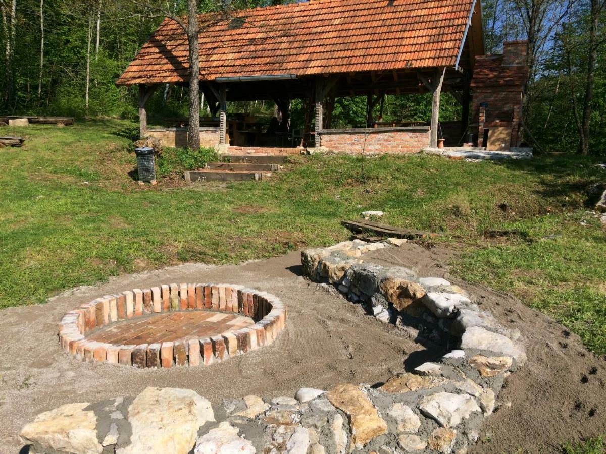 Treehouse Resnice -Mreznica Barilovic Exteriör bild